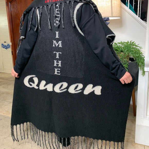 Street style Shawl - Picture 3 of 5